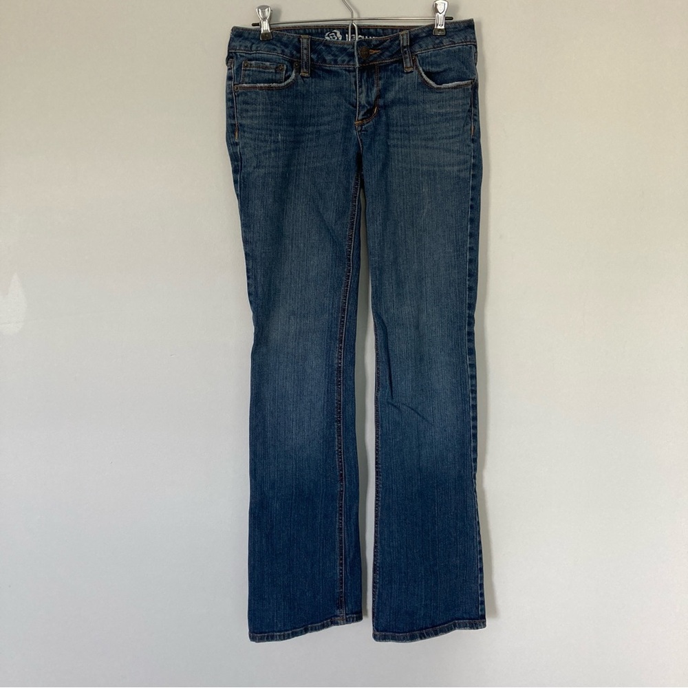Medium Wash Y2K Bootcut Low Rise Jeans | Bullhead | Size 5L